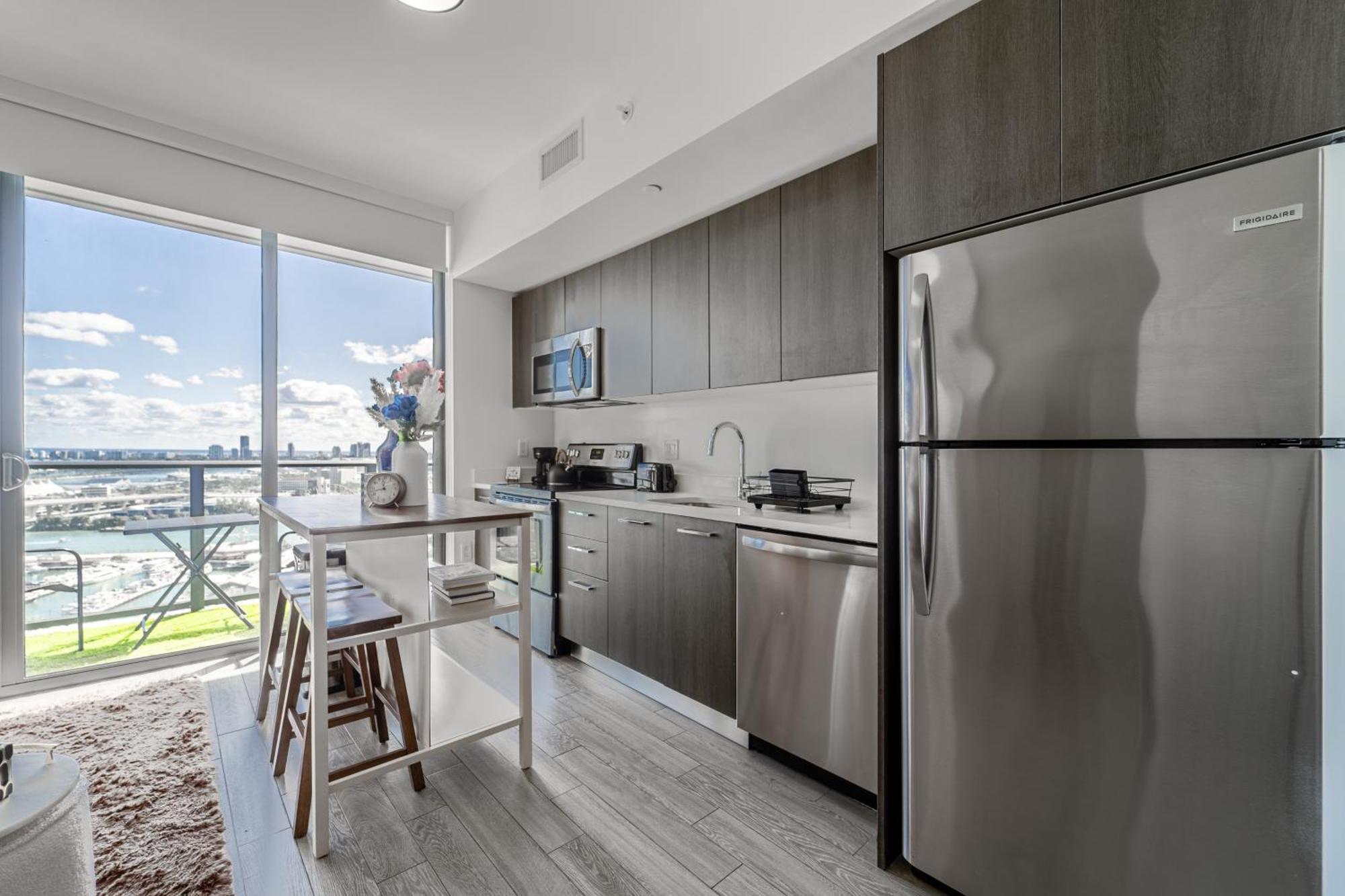 Tr Miami 2 Bedroom, 1 Bedroom, And Studio Condos With Balconies 외부 사진