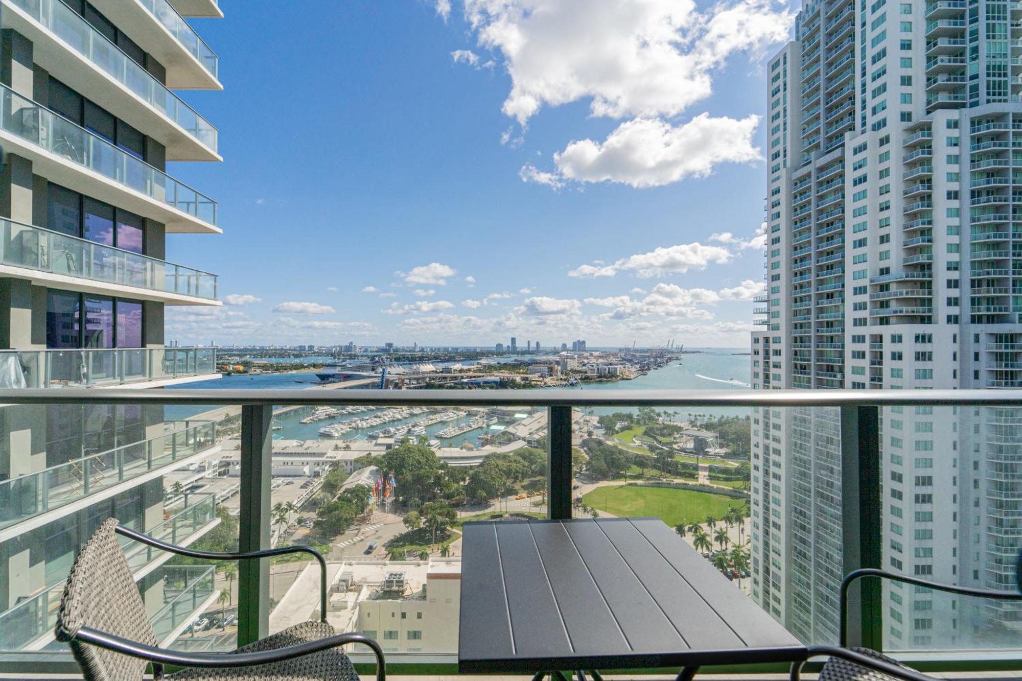 Tr Miami 2 Bedroom, 1 Bedroom, And Studio Condos With Balconies 외부 사진