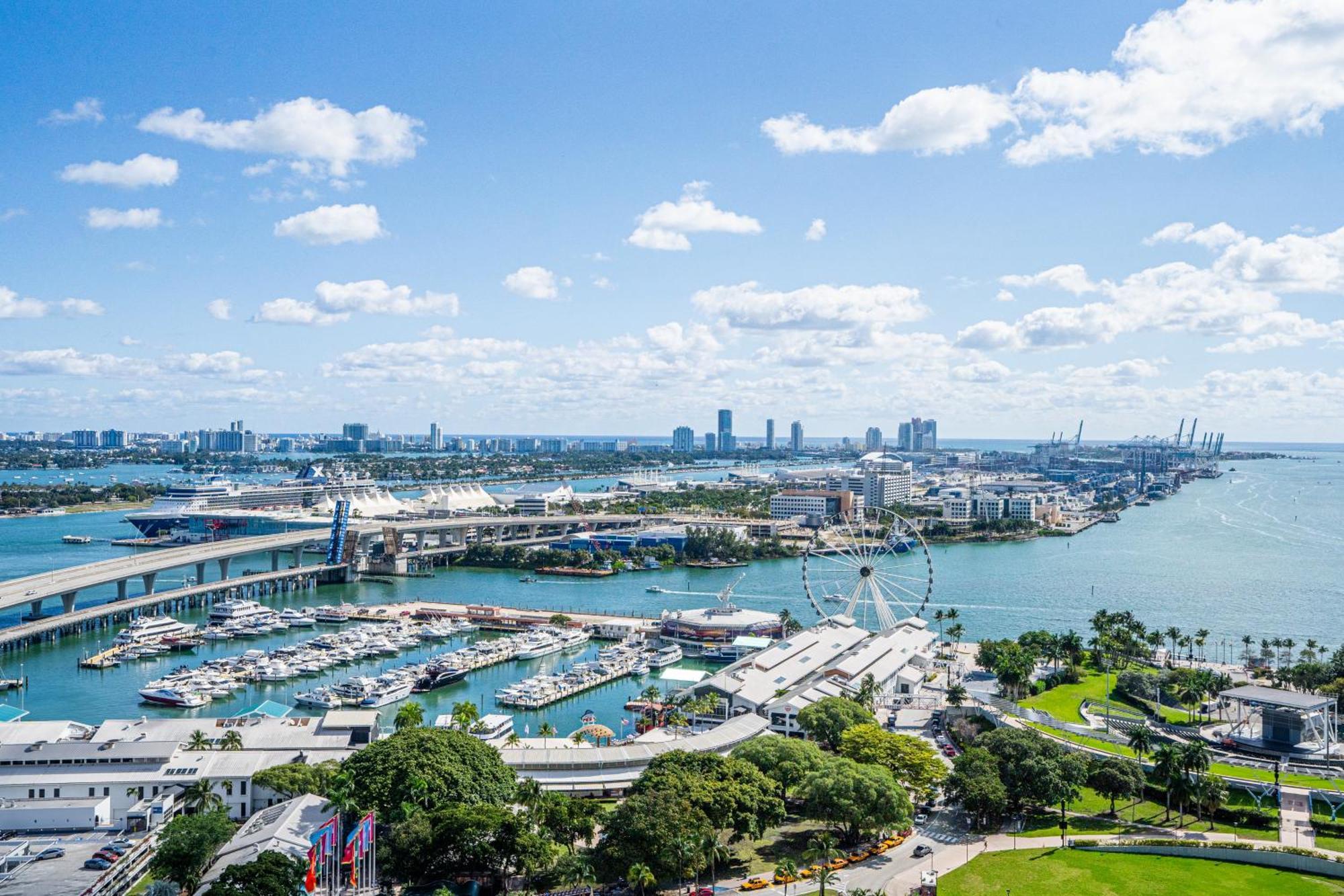 Tr Miami 2 Bedroom, 1 Bedroom, And Studio Condos With Balconies 외부 사진