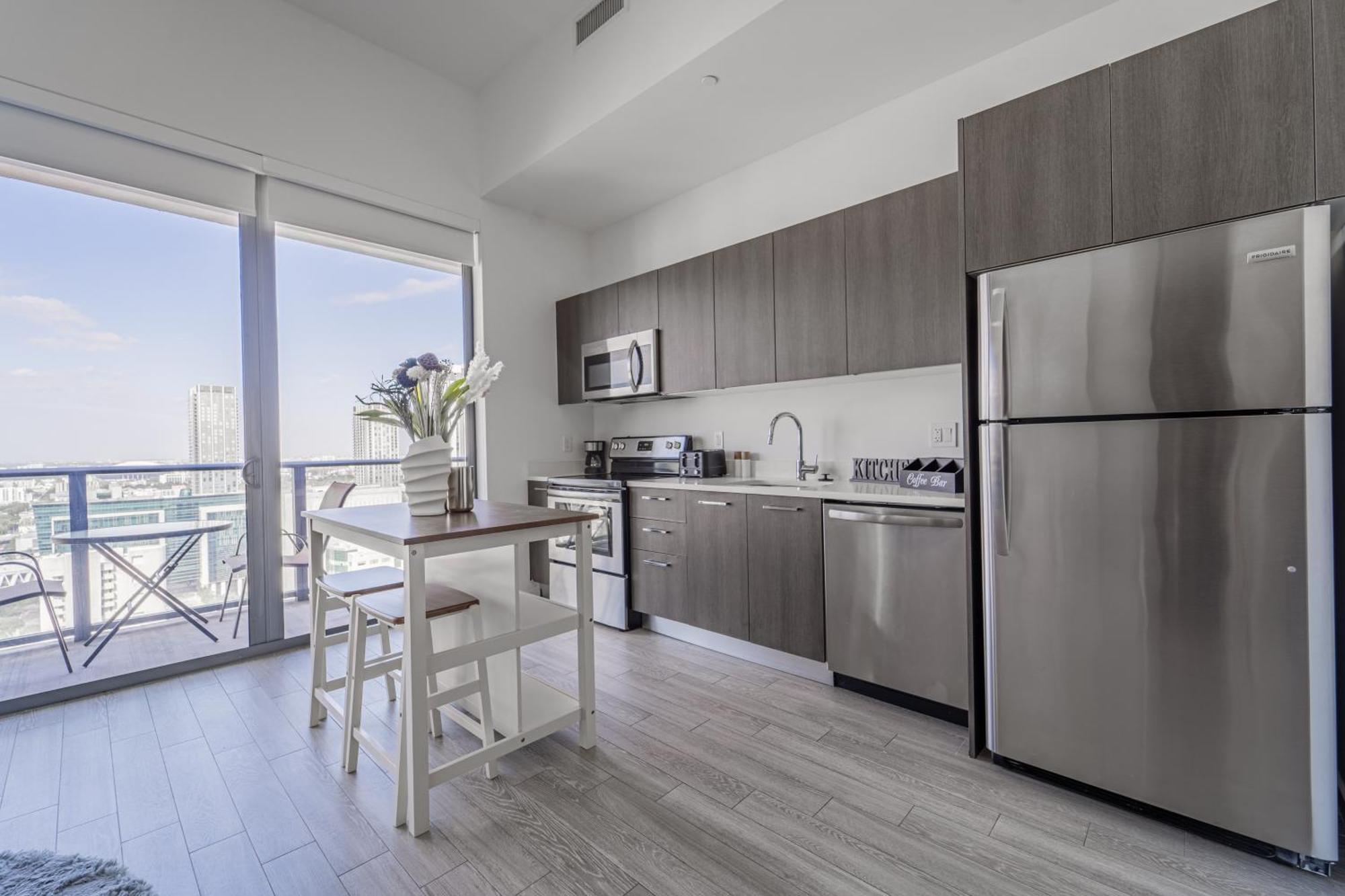 Tr Miami 2 Bedroom, 1 Bedroom, And Studio Condos With Balconies 외부 사진