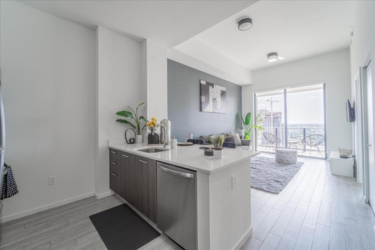 Tr Miami 2 Bedroom, 1 Bedroom, And Studio Condos With Balconies 외부 사진
